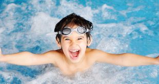 swimming-child-splash