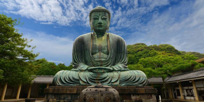 the-great-buddha-daibutsu-on-the-grounds-of-kotokuin-temple-in-kamakura-japan-1600x10598798794444