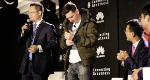 Huawei-Appoints-Messi-As-Ambassabor-March-2016-BellaNaija0013