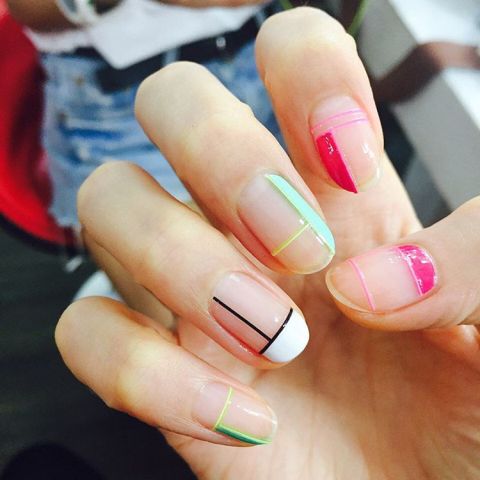 elle-french-tip-nails-manicure-mondrian