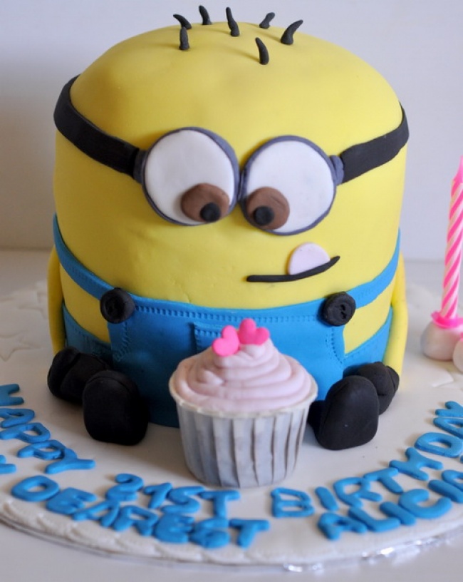 283405-cute-birthday-cakes-with-cupcake-for-boys-1-650-a87cad0397-1482835594