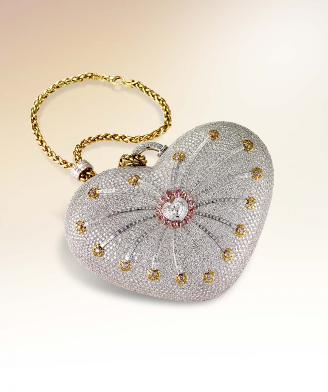 14373310-mouawad-diamond-purse-sm-1494576831-650-e2bb1a228d-1495522482